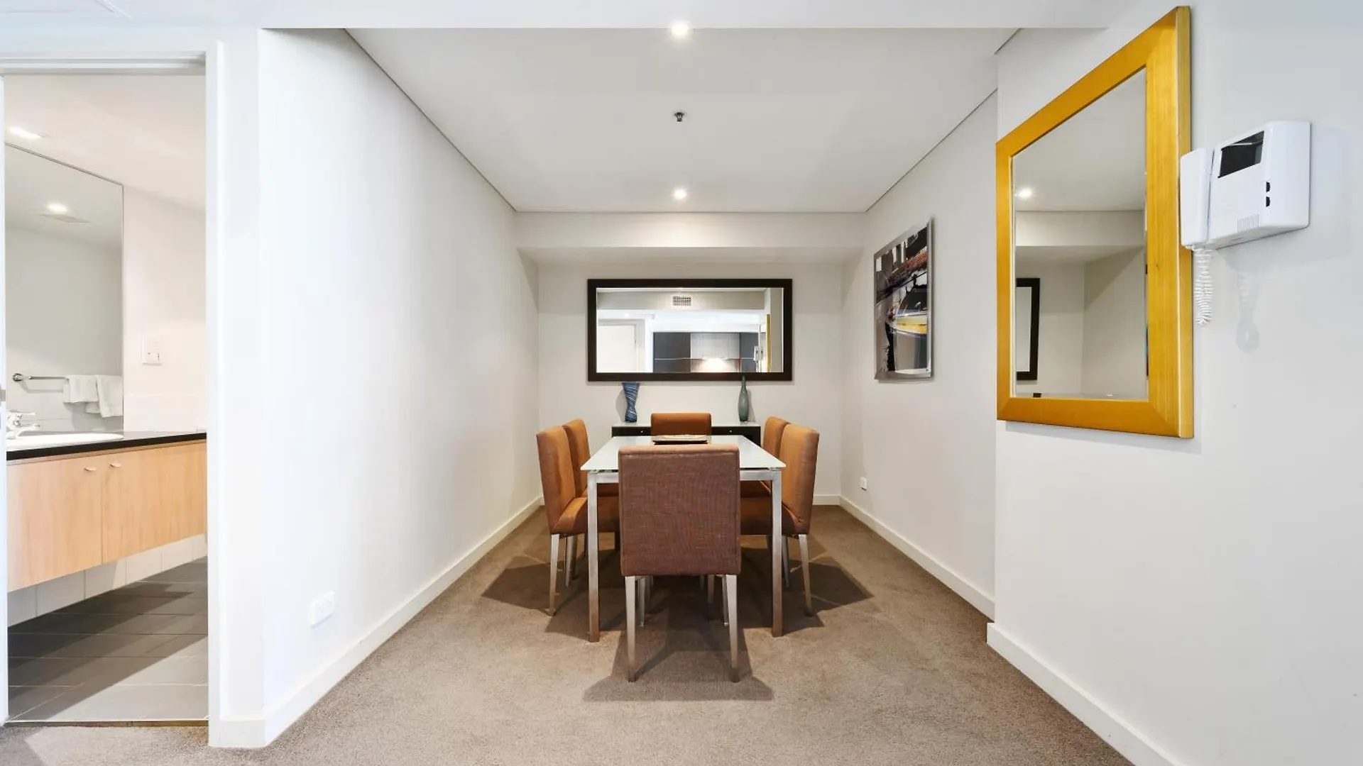 Swainson At Embassy Apartment Adelaide