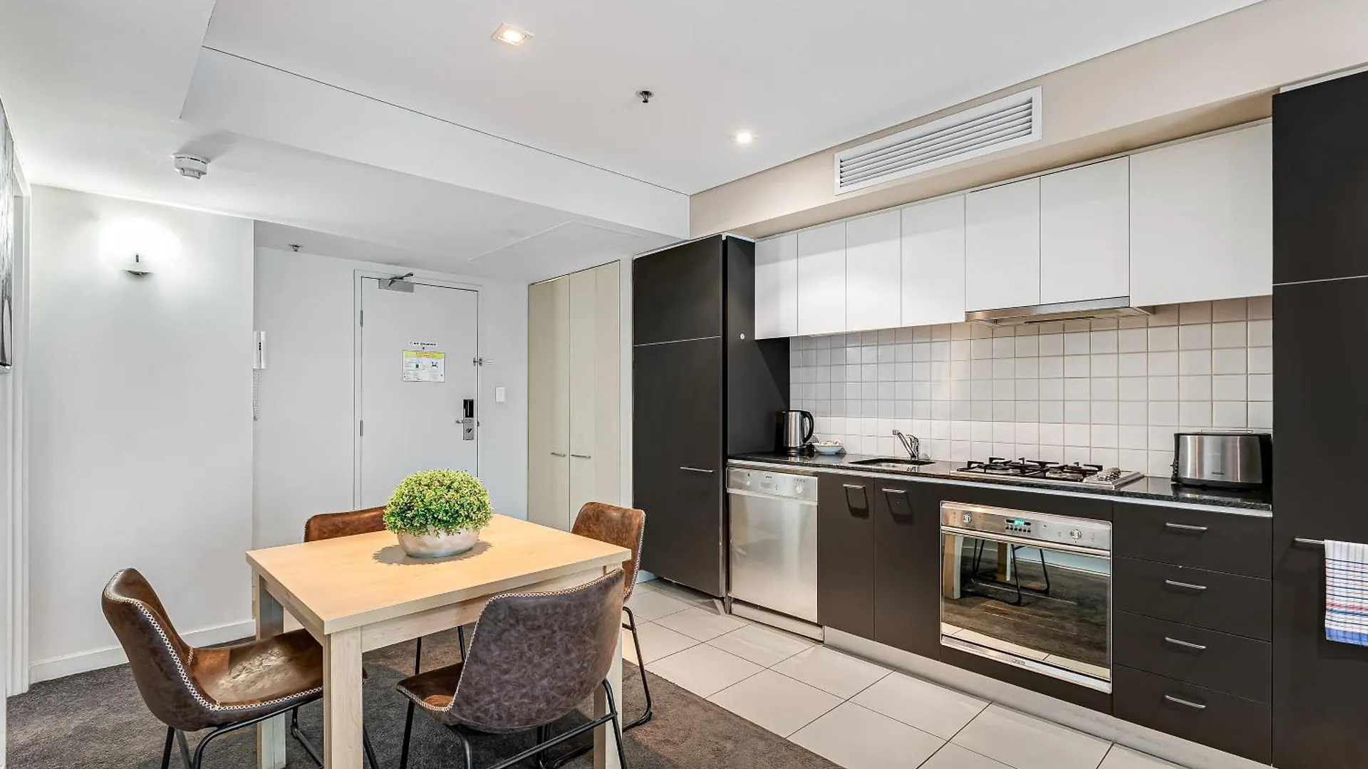 Swainson At Embassy Apartment Adelaide 0*,