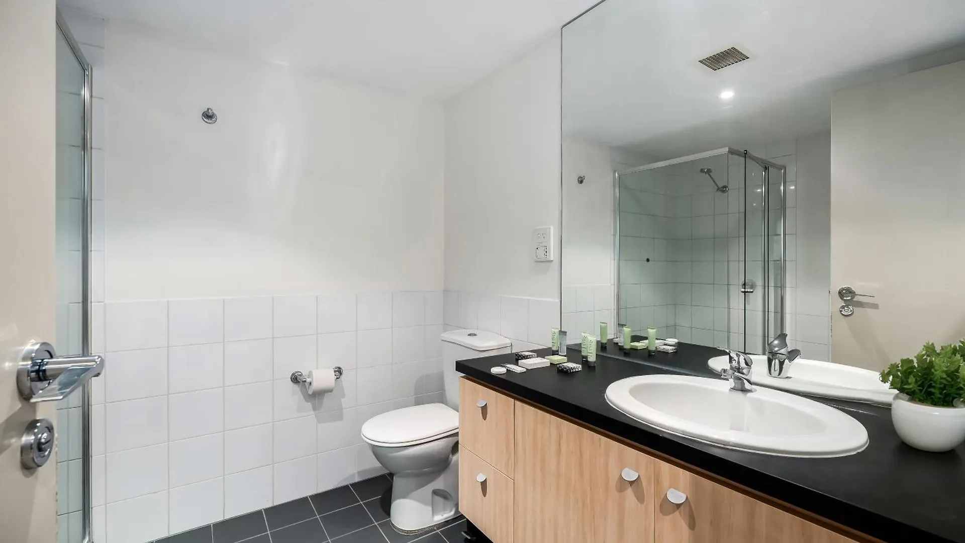 Swainson At Embassy Apartment Adelaide